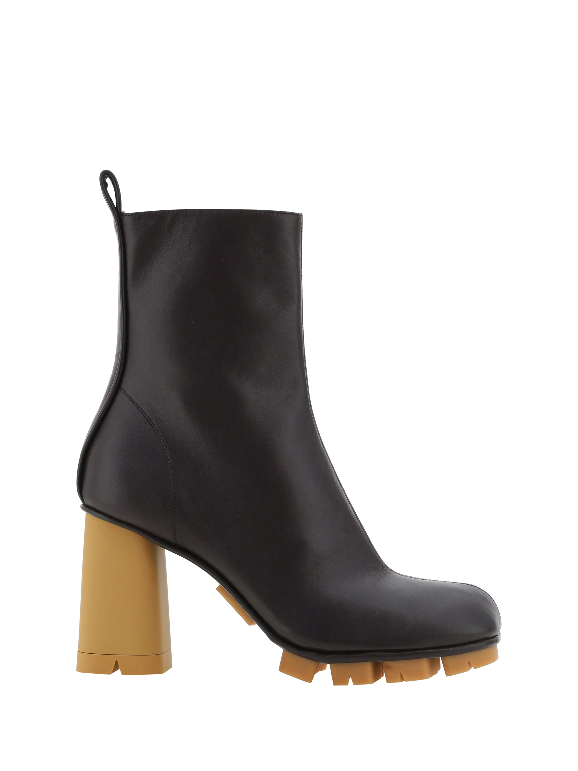 Shop Bottega Veneta Ankle Boots In Fondant