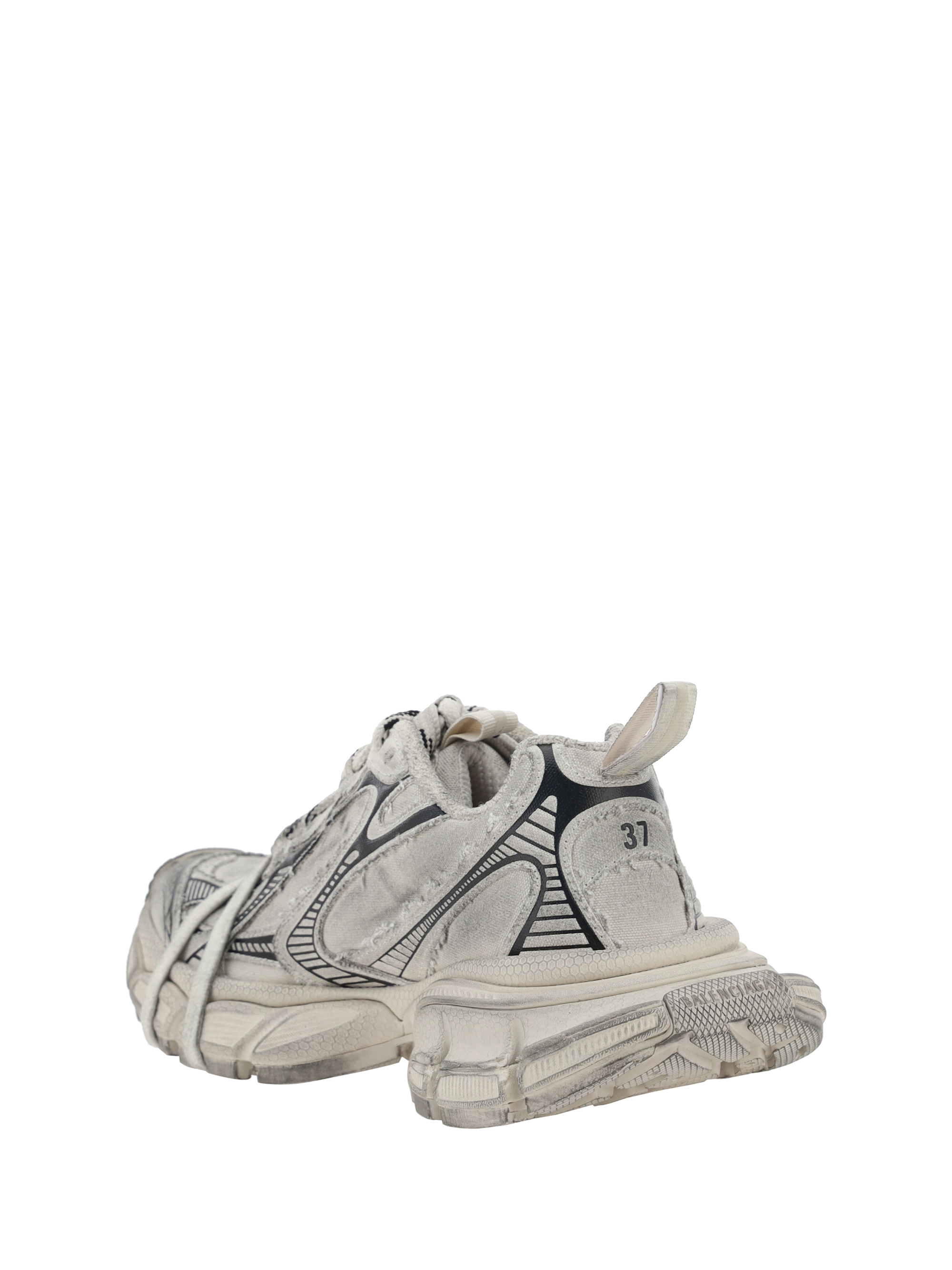 3XL Destroyed Sneakers