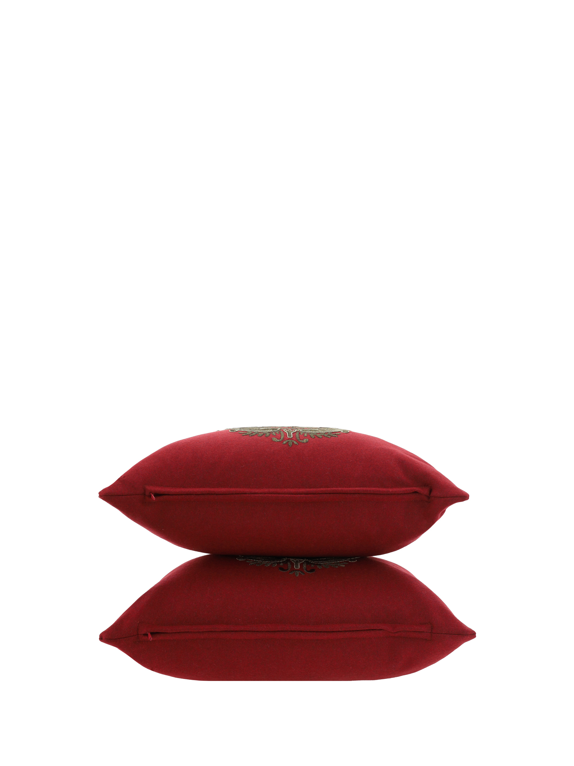 Set 2 Embroidered Pillows