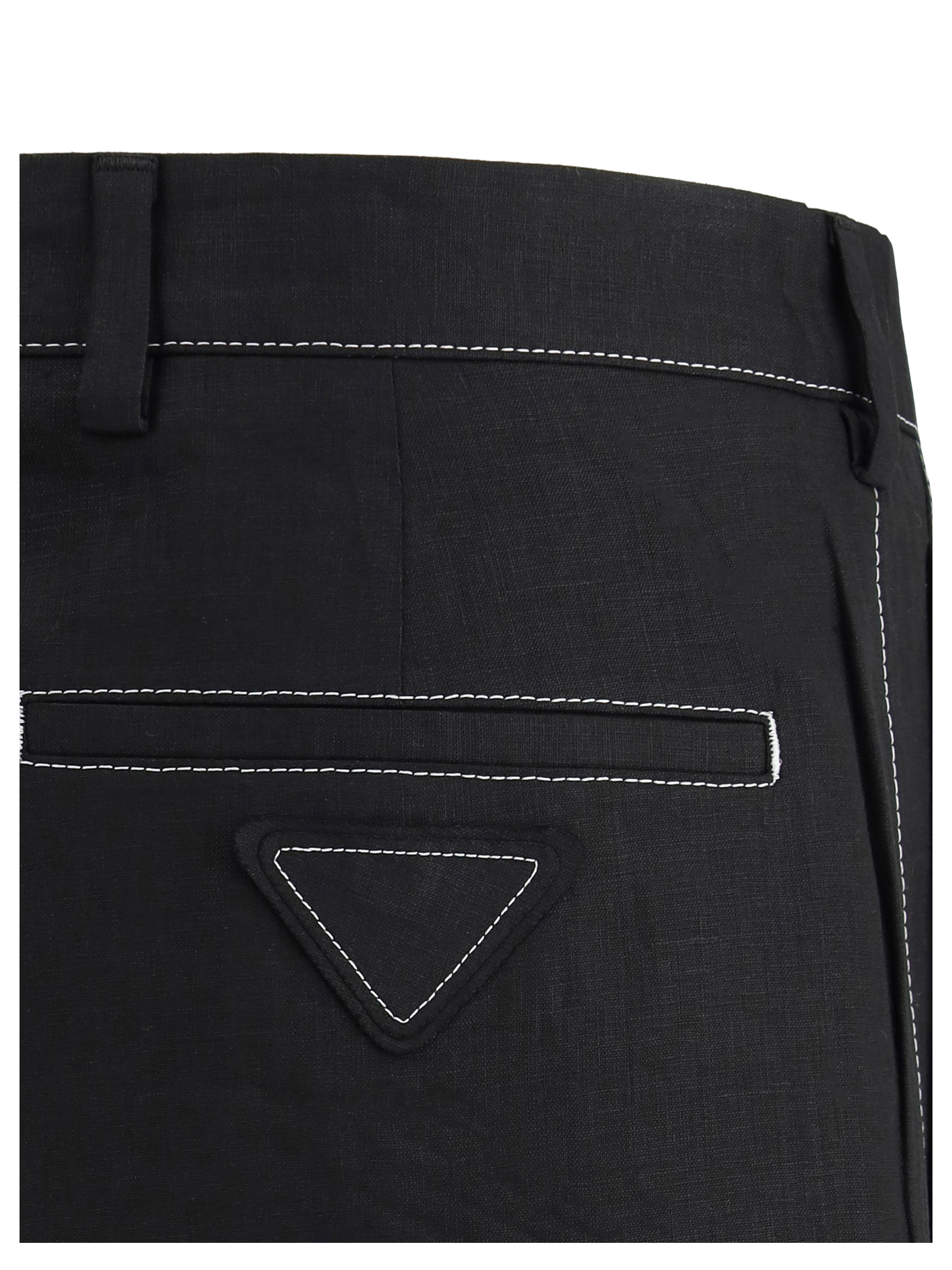 Shorts con cuciture a contrasto